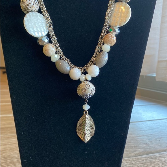 Elegant Beaded Necklace with Leaf Pendant - Picture 2 of 4